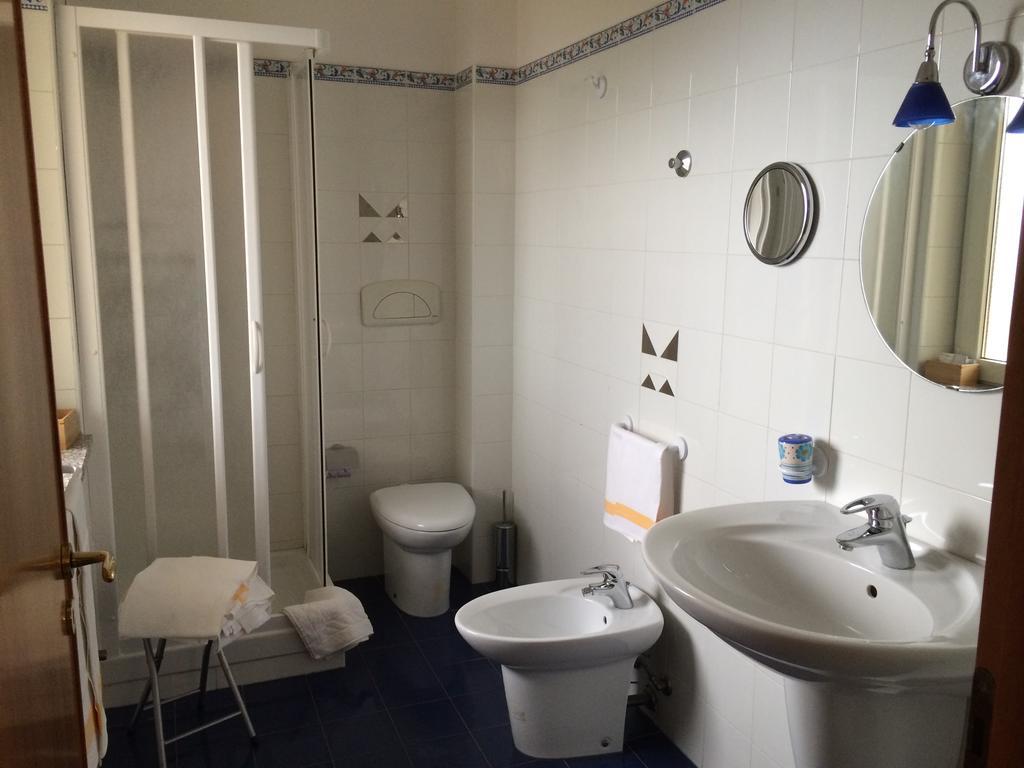 Hotel La Villa Corigliano Calabro Habitación foto